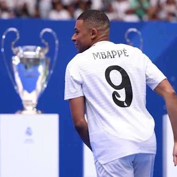 Real Madrid Mbappe 2024 25 home PLAYER VERSION Champions League jersey NWT - Picture 7 of 8